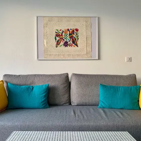 Newly Renovated Triplex In Marina 公寓 *