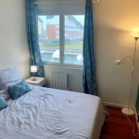 Newly Renovated Triplex In Marina * 多维尔