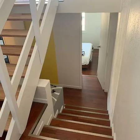 Newly Renovated Triplex In Marina *